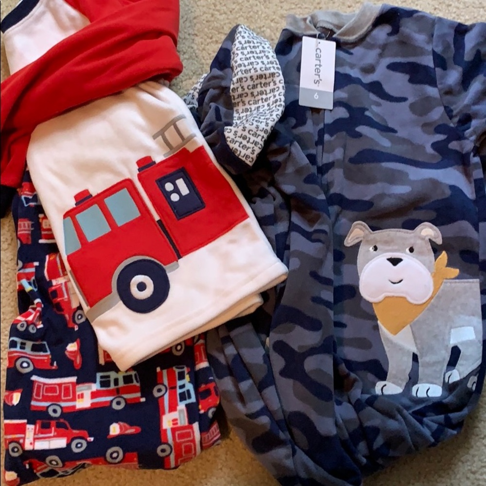 Boys carter’s fleece pajamas bundle